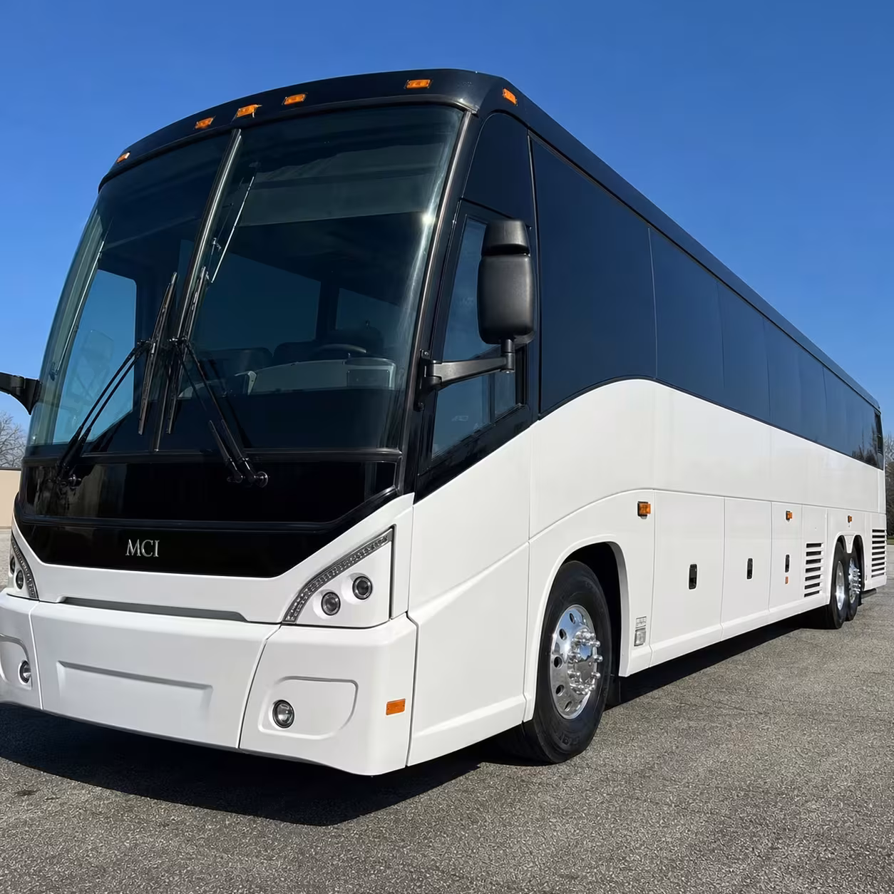 corporate airport shuttle buses between vancouver hotels and pdx